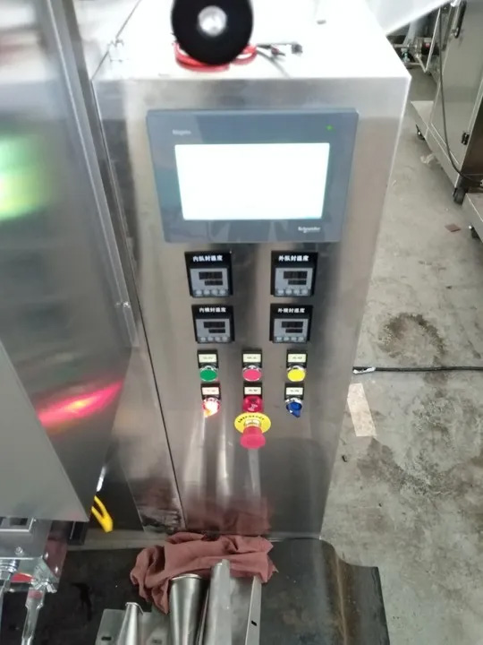 KEFAI High Speed Ketchup Packing Machine detalo - kontrolpanelo